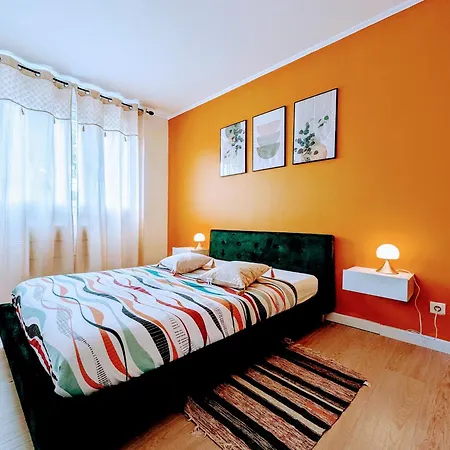 Chic And Spacious With Balcony Apartment *