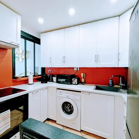Chic And Spacious With Balcony * 丰特奈-玫瑰