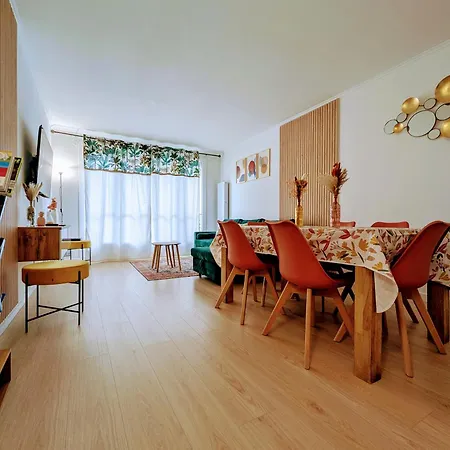 شقة Chic And Spacious With Balcony *