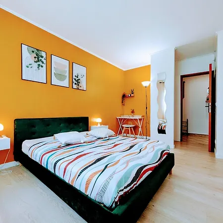 Chic And Spacious With Balcony * פונטנה-או-רוז