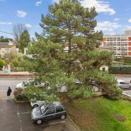 דירה Chic And Spacious With Balcony פונטנה-או-רוז